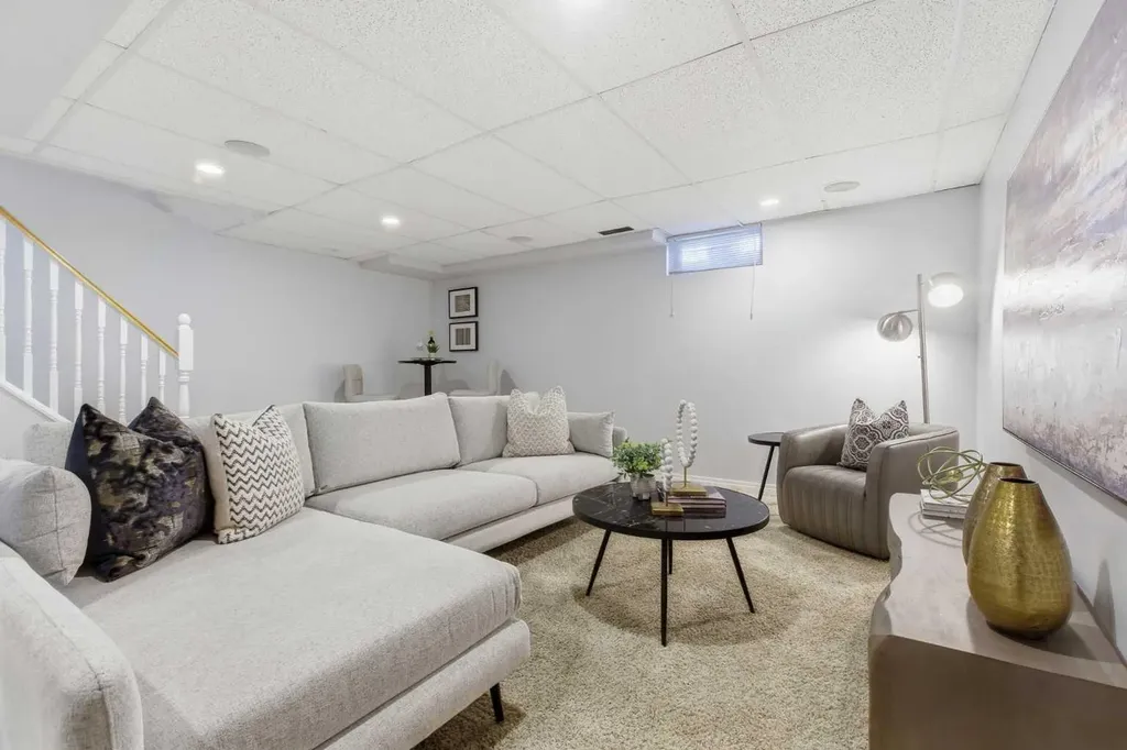123 Queensland Drive SE Calgary AB T2J 5J4