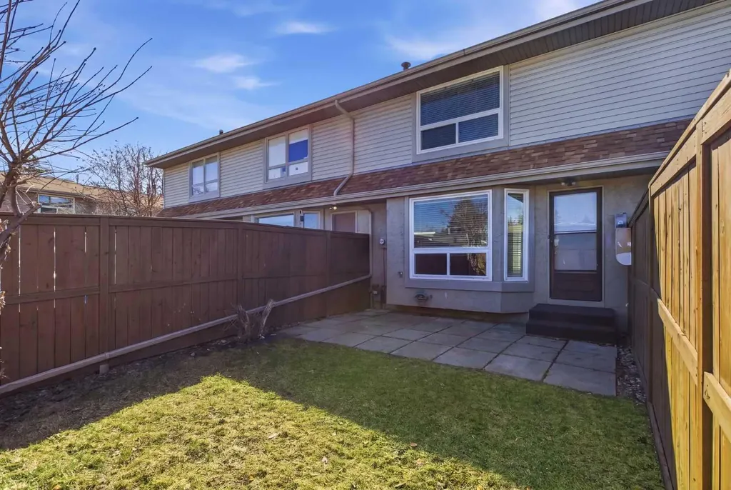 123 Queensland Drive SE Calgary AB T2J 5J4
