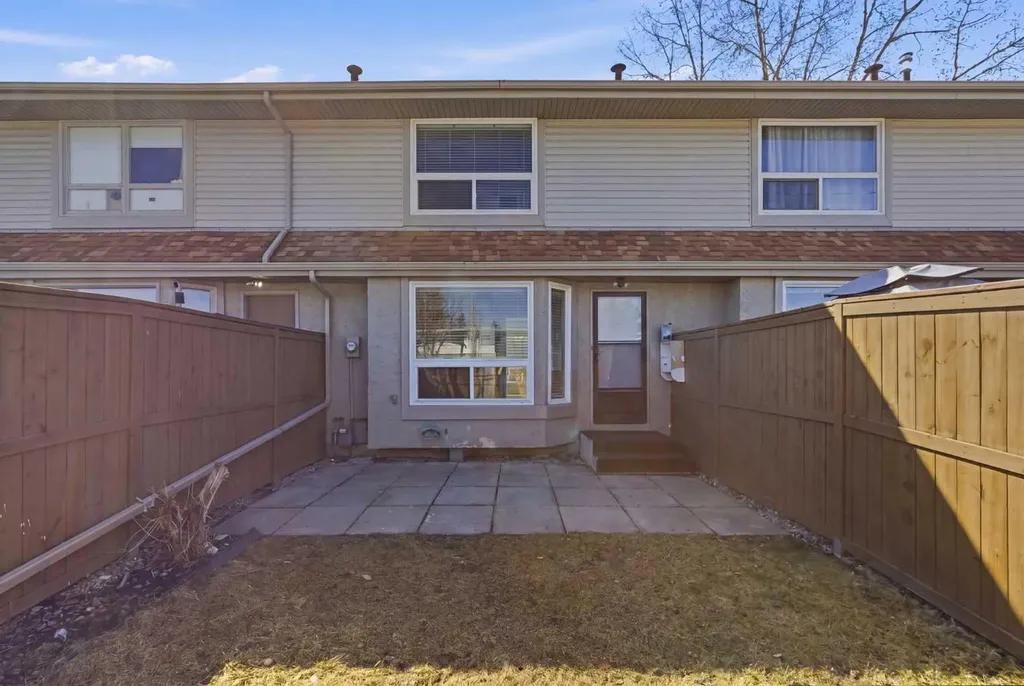 123 Queensland Drive SE Calgary AB T2J 5J4