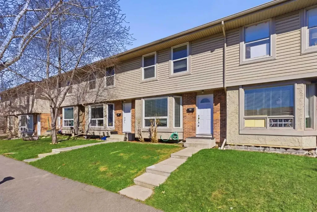 123 Queensland Drive SE Calgary AB T2J 5J4
