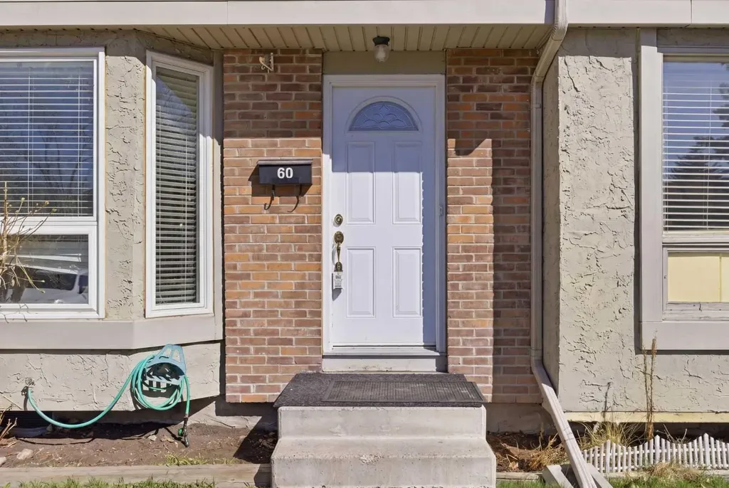 123 Queensland Drive SE Calgary AB T2J 5J4