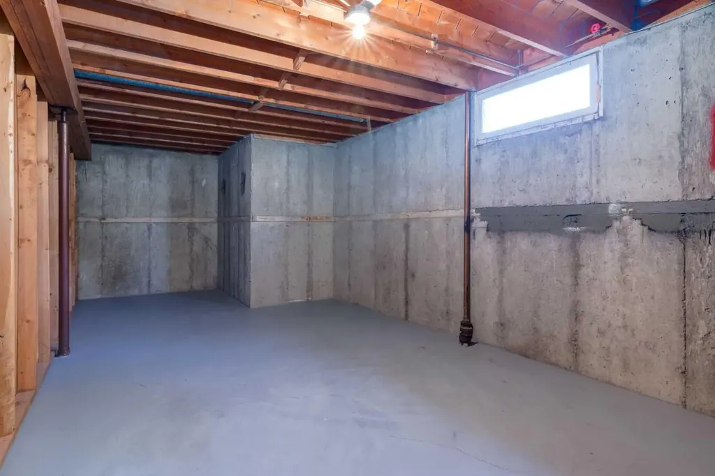 126 Winston Drive SW Calgary AB T3C 2P9