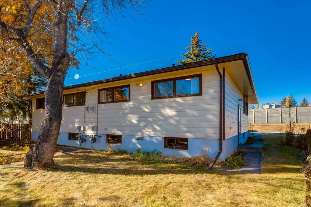 126 Winston Drive SW Calgary AB T3C 2P9