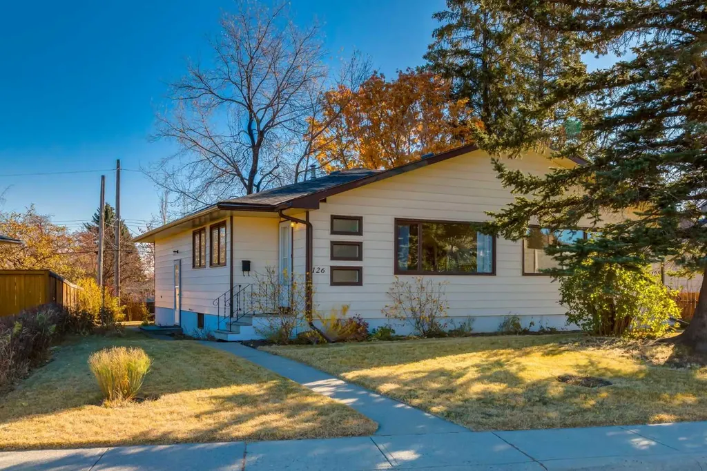 126 Winston Drive SW Calgary AB T3C 2P9