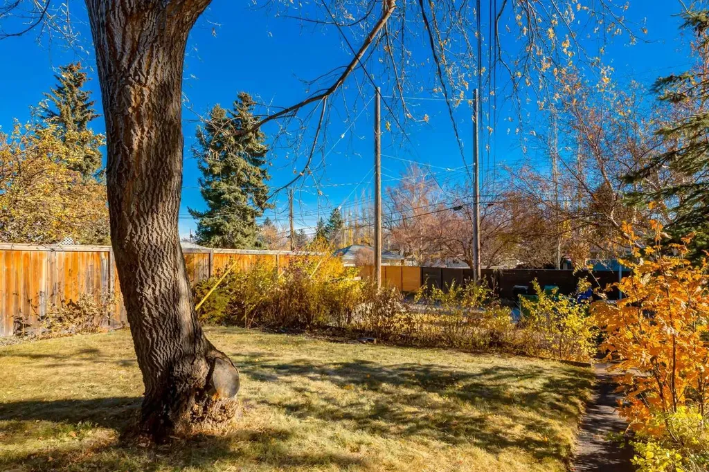 126 Winston Drive SW Calgary AB T3C 2P9