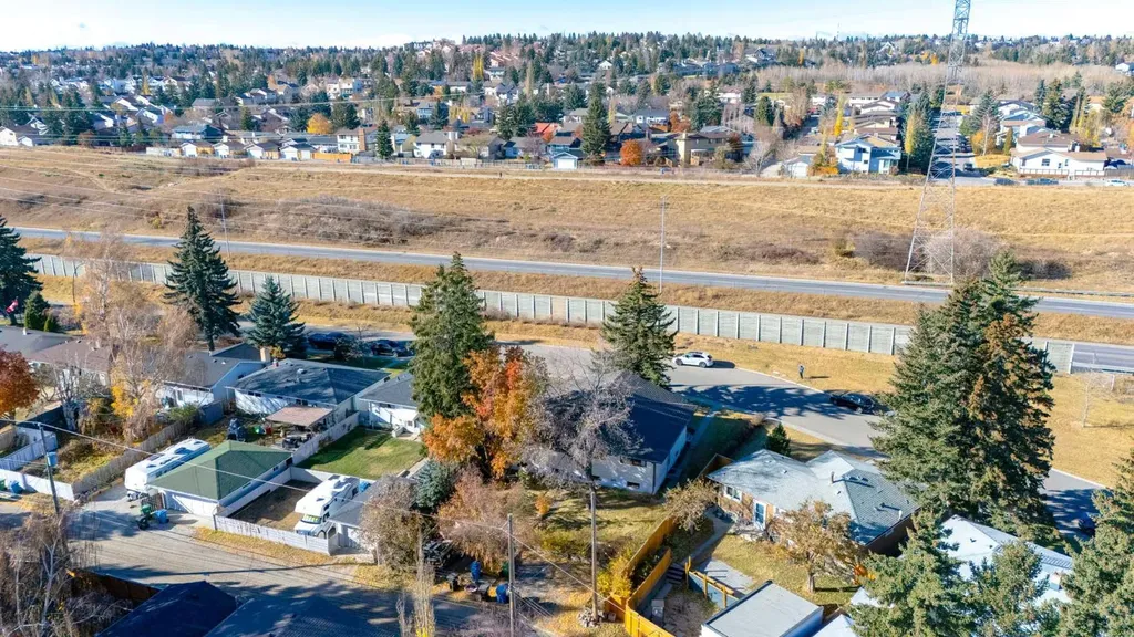 126 Winston Drive SW Calgary AB T3C 2P9