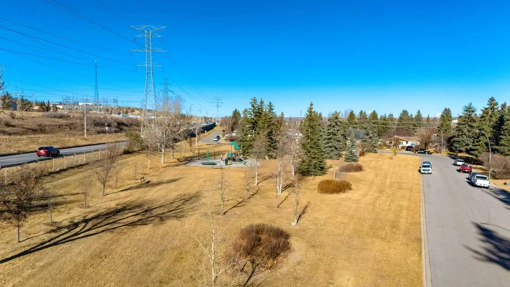 126 Winston Drive SW Calgary AB T3C 2P9