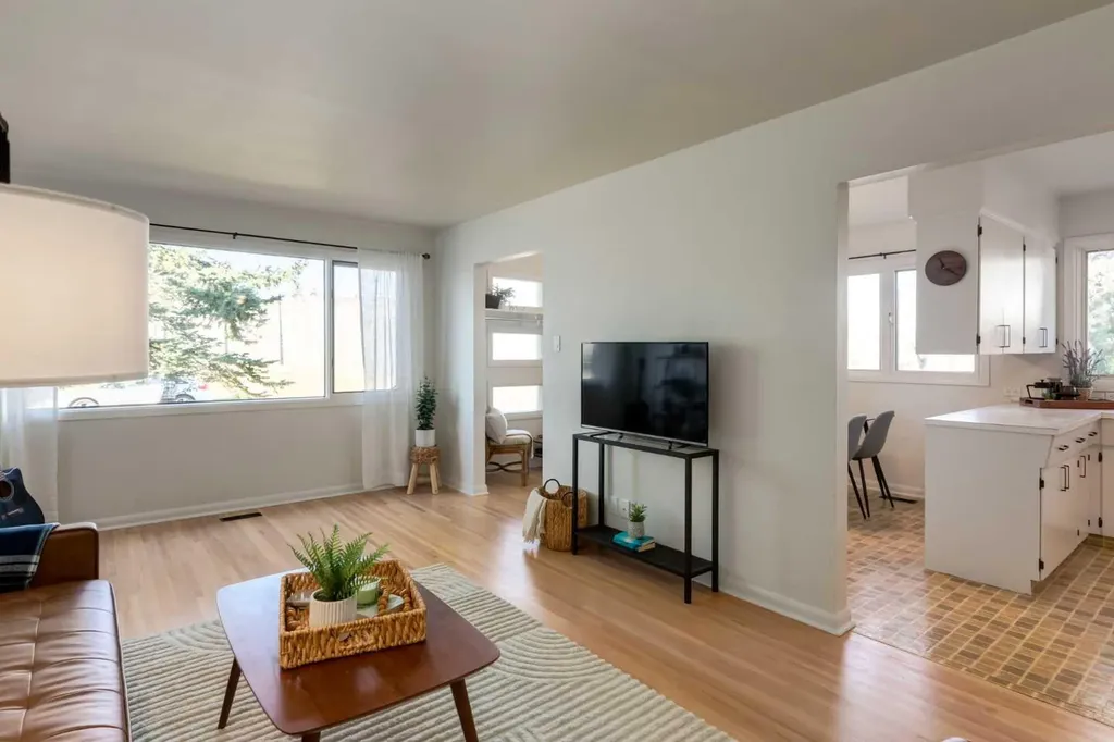 126 Winston Drive SW Calgary AB T3C 2P9