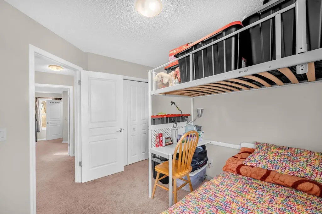207 Elgin Meadows Gardens SE Calgary AB T2Z1B4