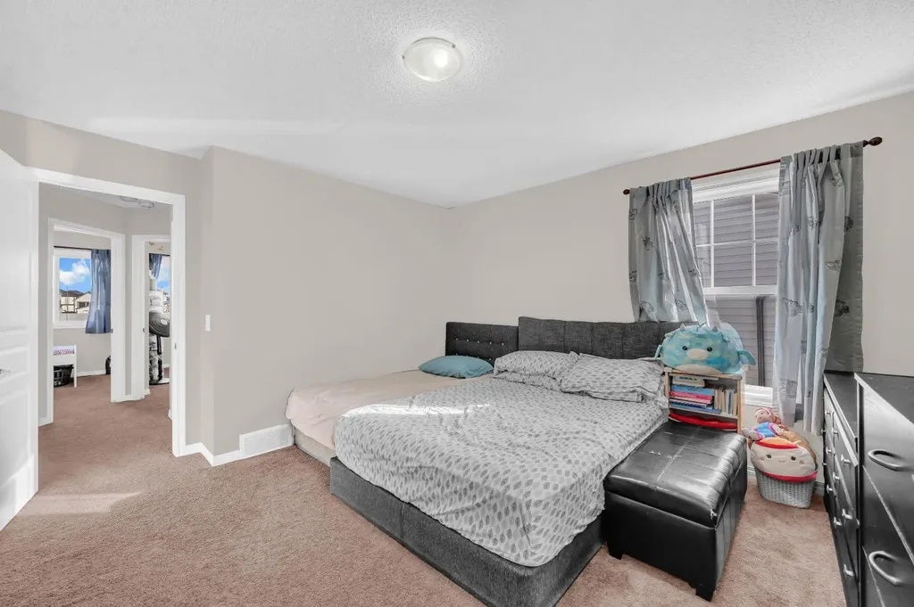 207 Elgin Meadows Gardens SE Calgary AB T2Z1B4