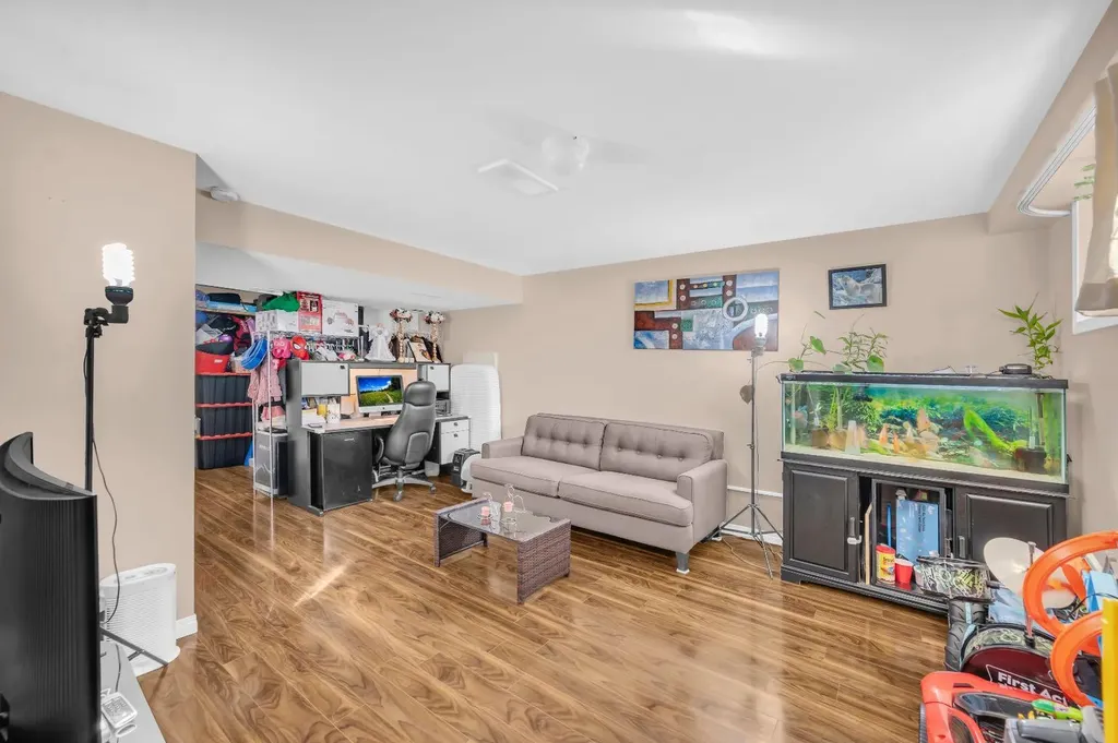 207 Elgin Meadows Gardens SE Calgary AB T2Z1B4