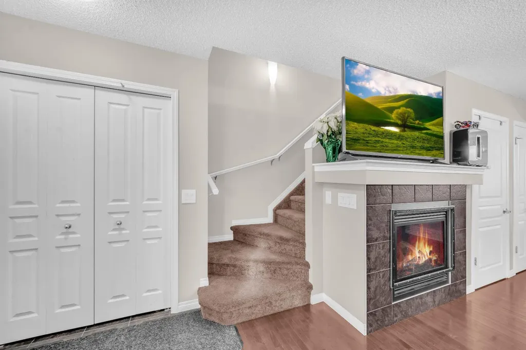 207 Elgin Meadows Gardens SE Calgary AB T2Z1B4
