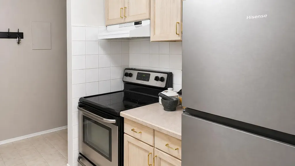 723 57 Avenue SW Calgary AB T2V 4Z3