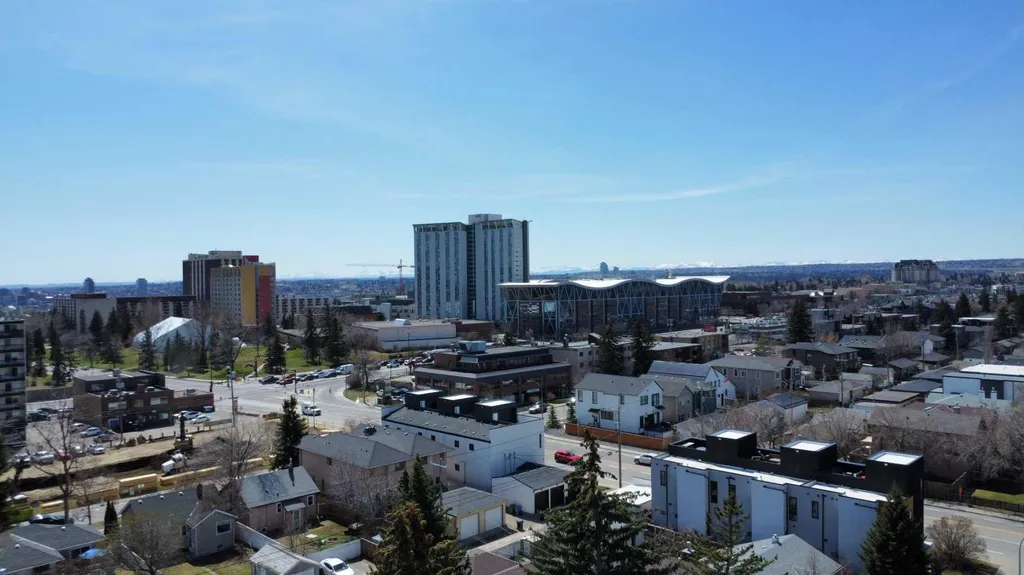 1009 18 Avenue NW Calgary AB T2M 0V8