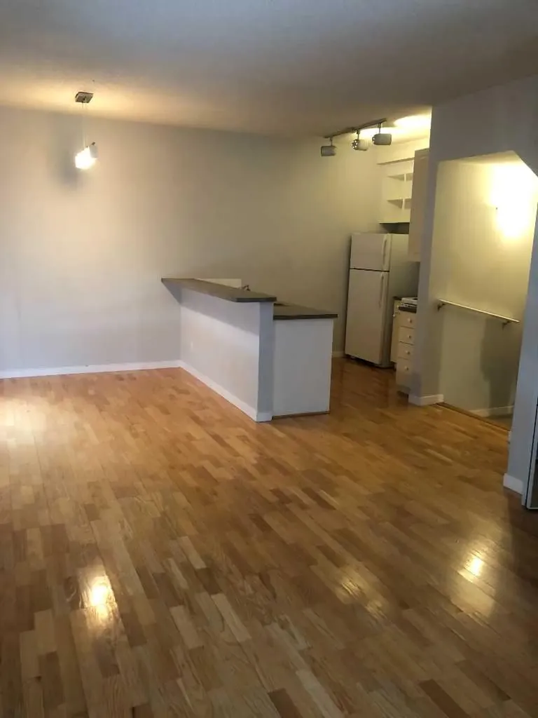 601 15 Avenue SW Calgary AB t2r 0r4
