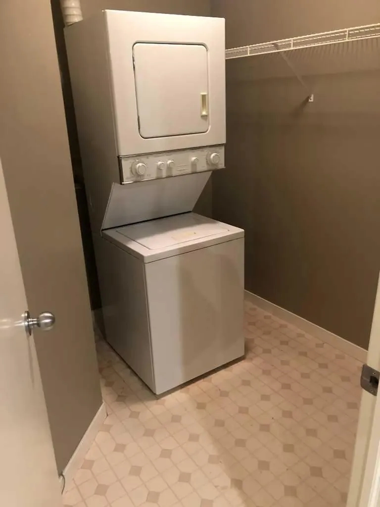 601 15 Avenue SW Calgary AB t2r 0r4