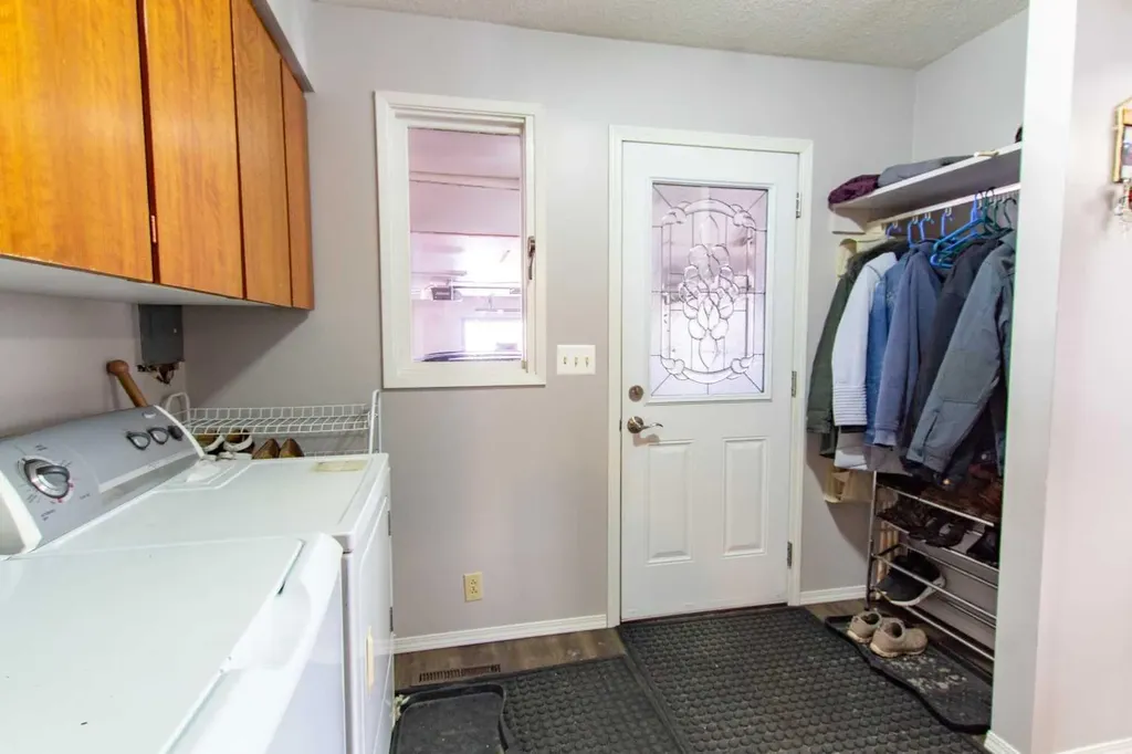 84052 Highway 59 La Glace AB T0H2J0