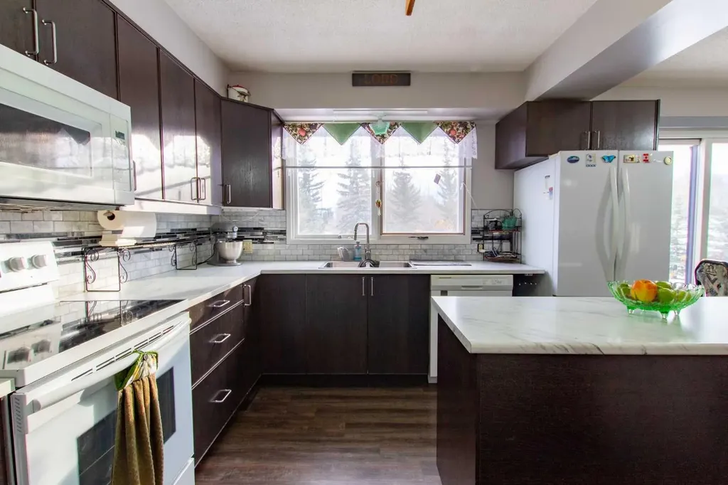 84052 Highway 59 La Glace AB T0H2J0