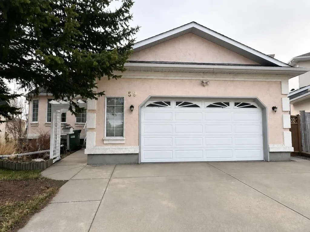59 Edgebrook Circle NW Calgary AB T3A 5A4