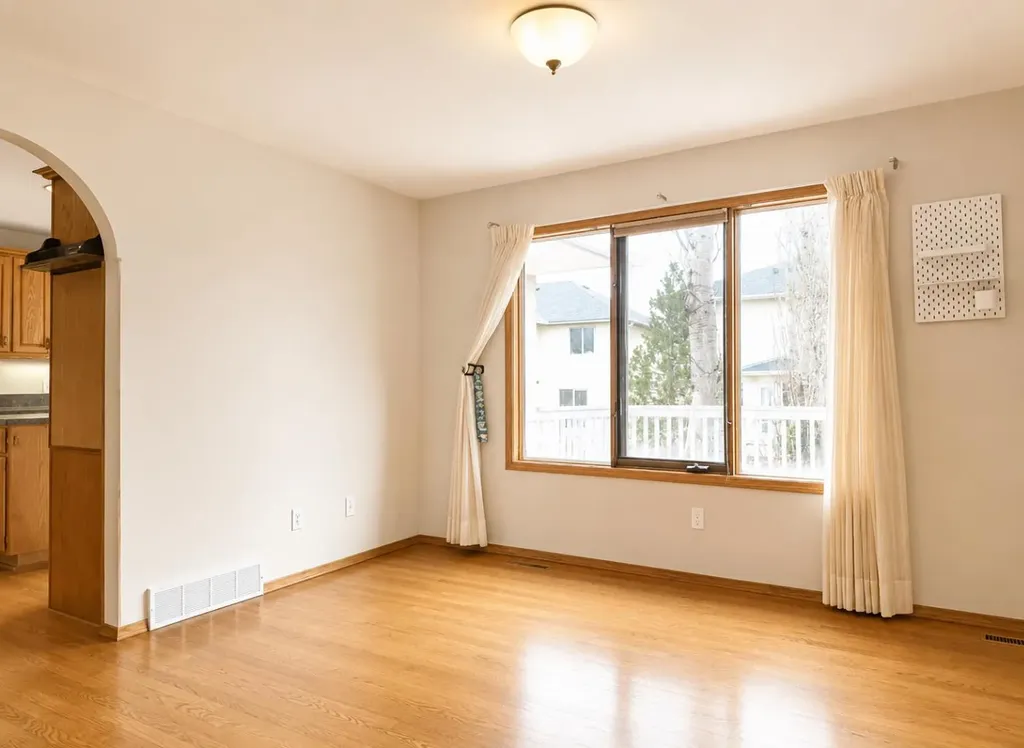 59 Edgebrook Circle NW Calgary AB T3A 5A4