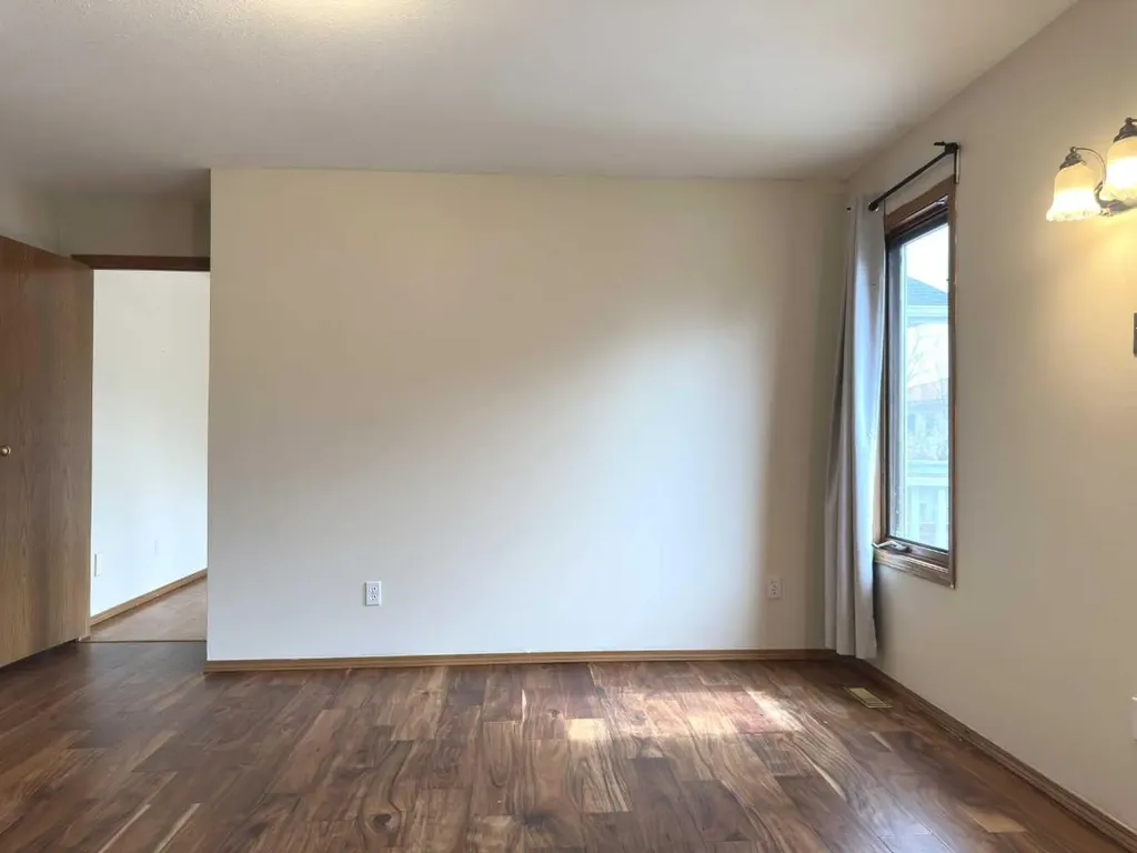 59 Edgebrook Circle NW Calgary AB T3A 5A4
