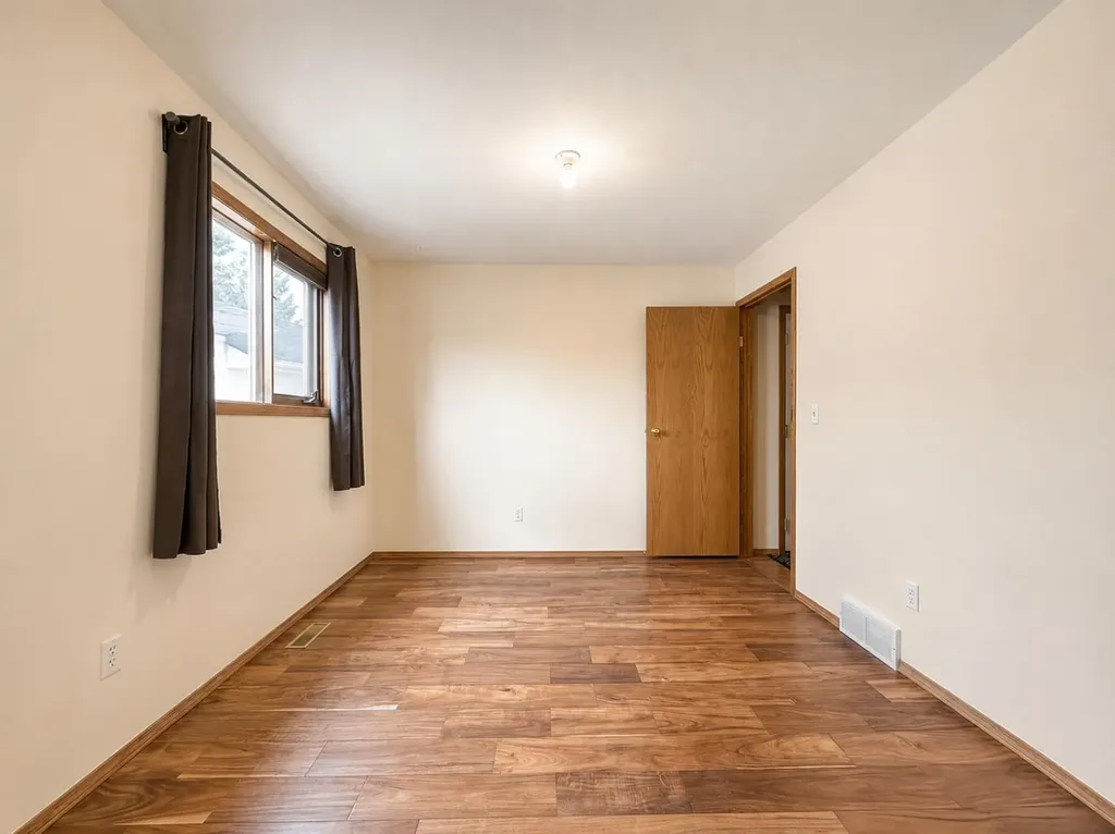 59 Edgebrook Circle NW Calgary AB T3A 5A4