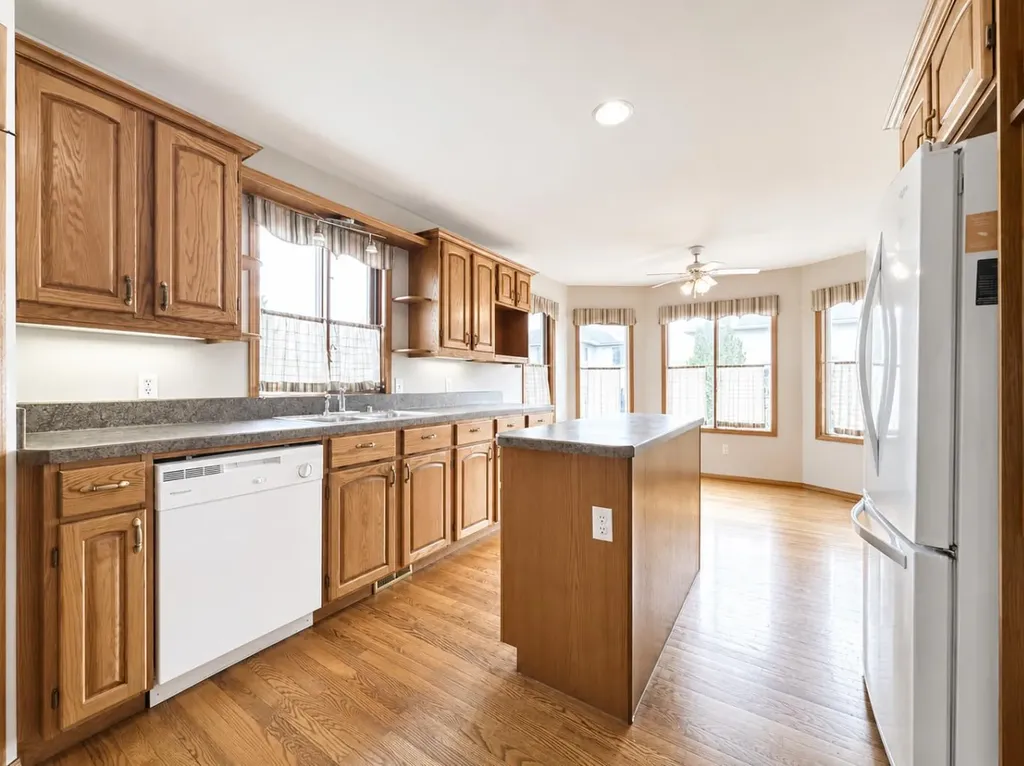 59 Edgebrook Circle NW Calgary AB T3A 5A4