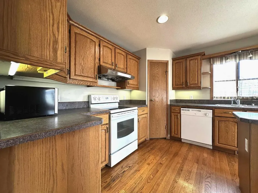 59 Edgebrook Circle NW Calgary AB T3A 5A4
