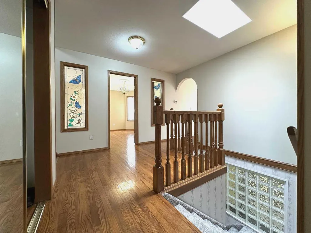 59 Edgebrook Circle NW Calgary AB T3A 5A4