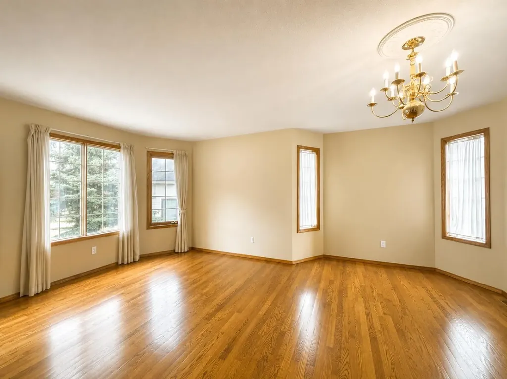 59 Edgebrook Circle NW Calgary AB T3A 5A4