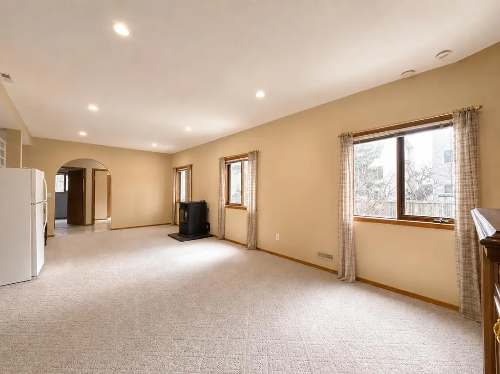 59 Edgebrook Circle NW Calgary AB T3A 5A4