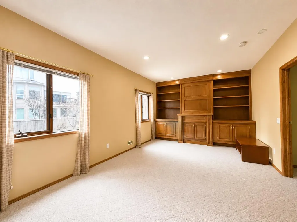 59 Edgebrook Circle NW Calgary AB T3A 5A4