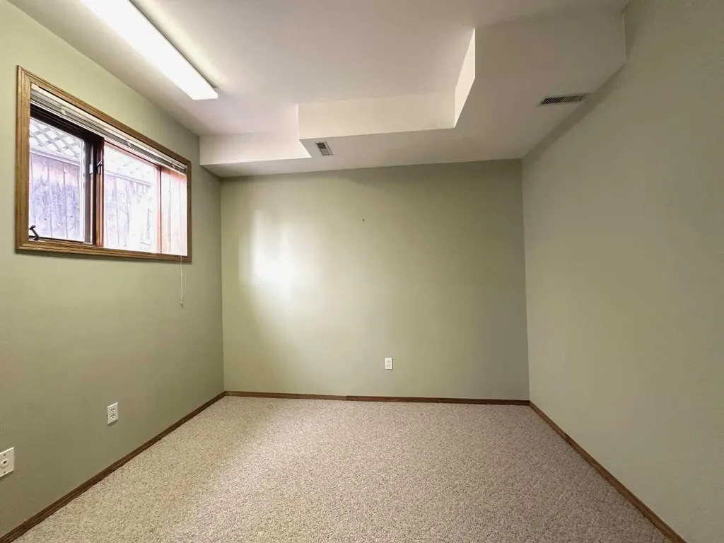 59 Edgebrook Circle NW Calgary AB T3A 5A4