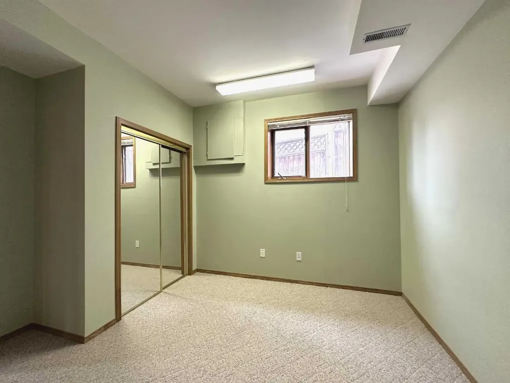 59 Edgebrook Circle NW Calgary AB T3A 5A4