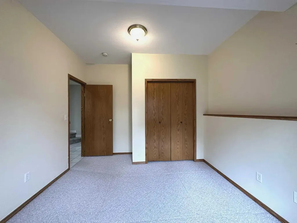 59 Edgebrook Circle NW Calgary AB T3A 5A4