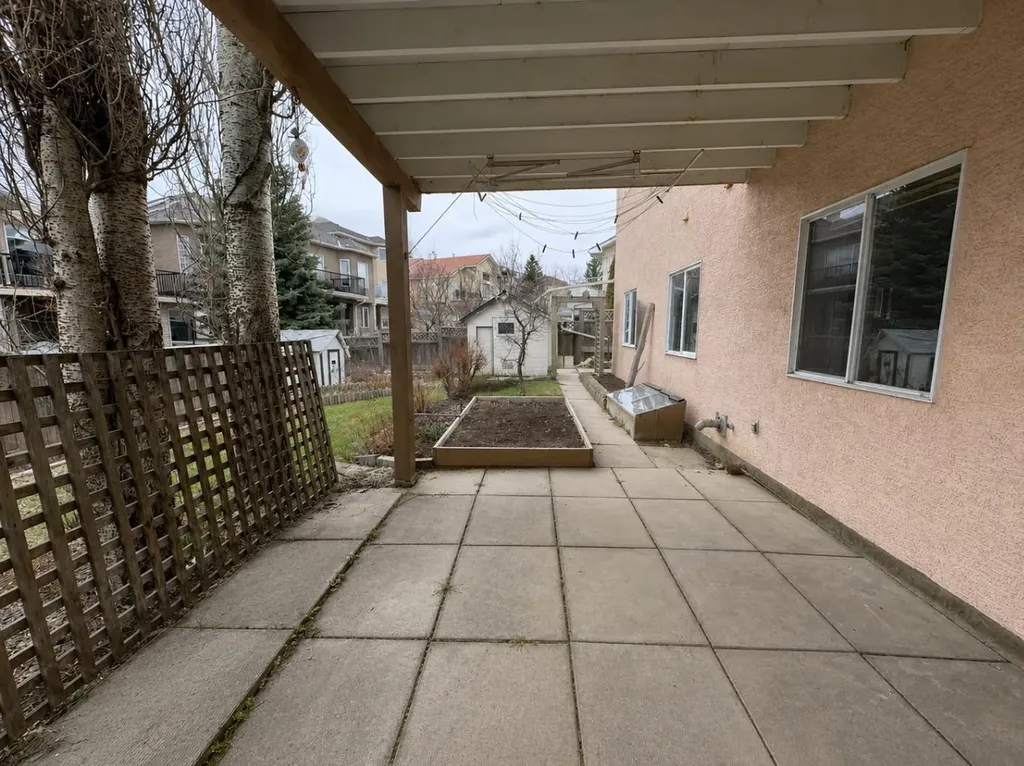 59 Edgebrook Circle NW Calgary AB T3A 5A4