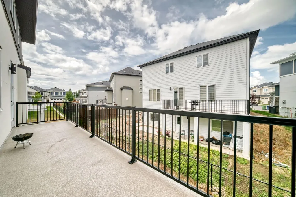 215 Kinniburgh Place Chestermere AB T1X 1Y1