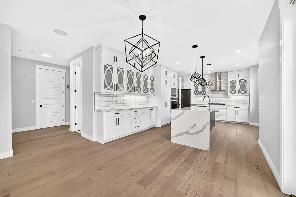 215 Kinniburgh Place Chestermere AB T1X 1Y1