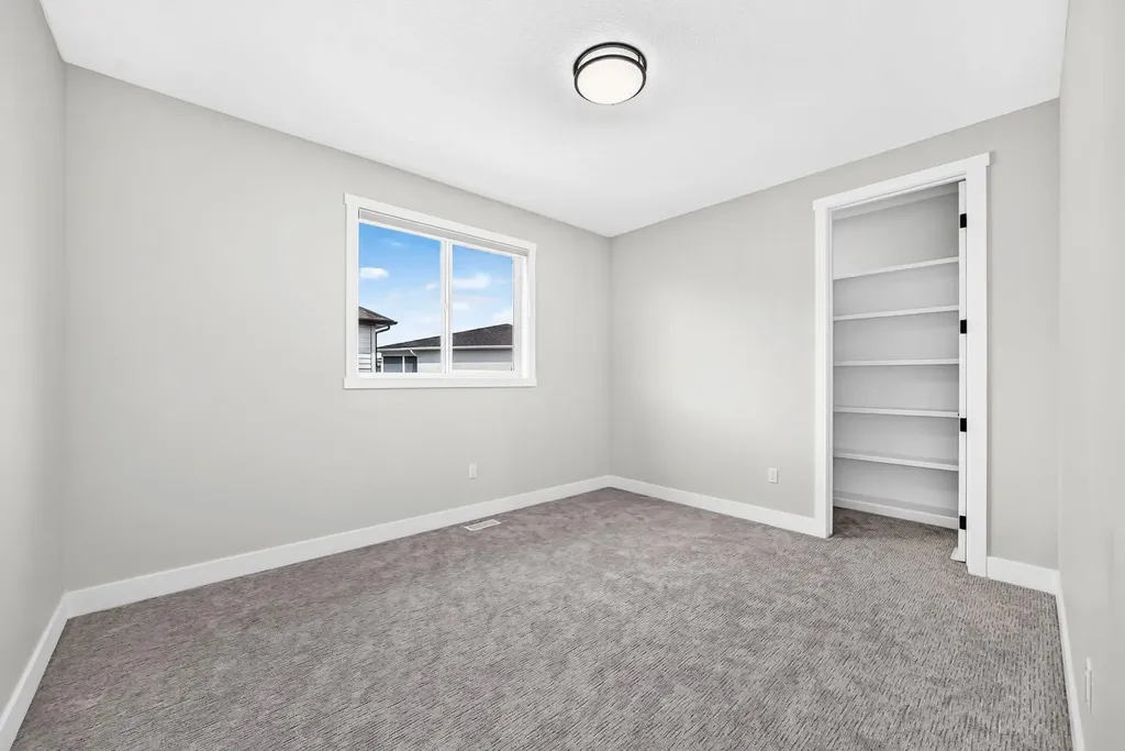 215 Kinniburgh Place Chestermere AB T1X 1Y1