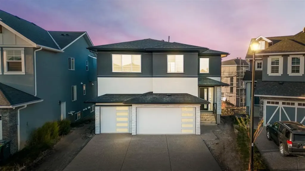 215 Kinniburgh Place Chestermere AB T1X 1Y1