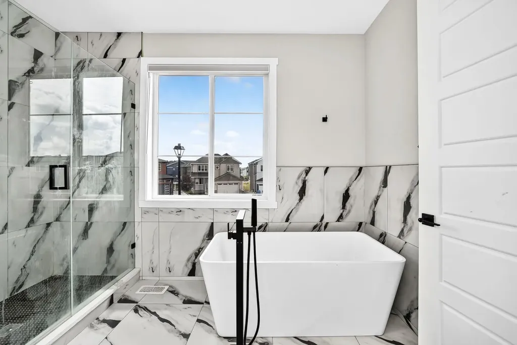 215 Kinniburgh Place Chestermere AB T1X 1Y1