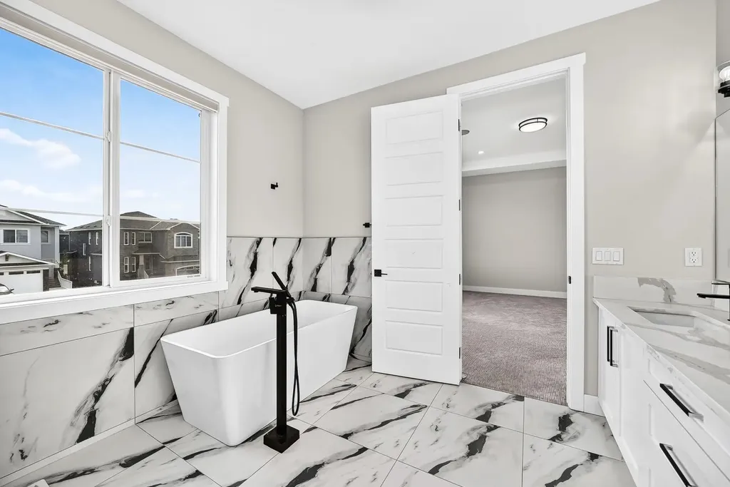 215 Kinniburgh Place Chestermere AB T1X 1Y1