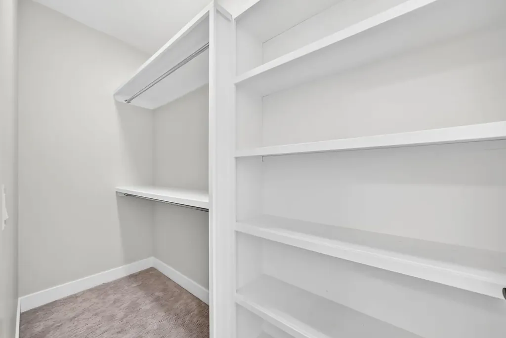 215 Kinniburgh Place Chestermere AB T1X 1Y1