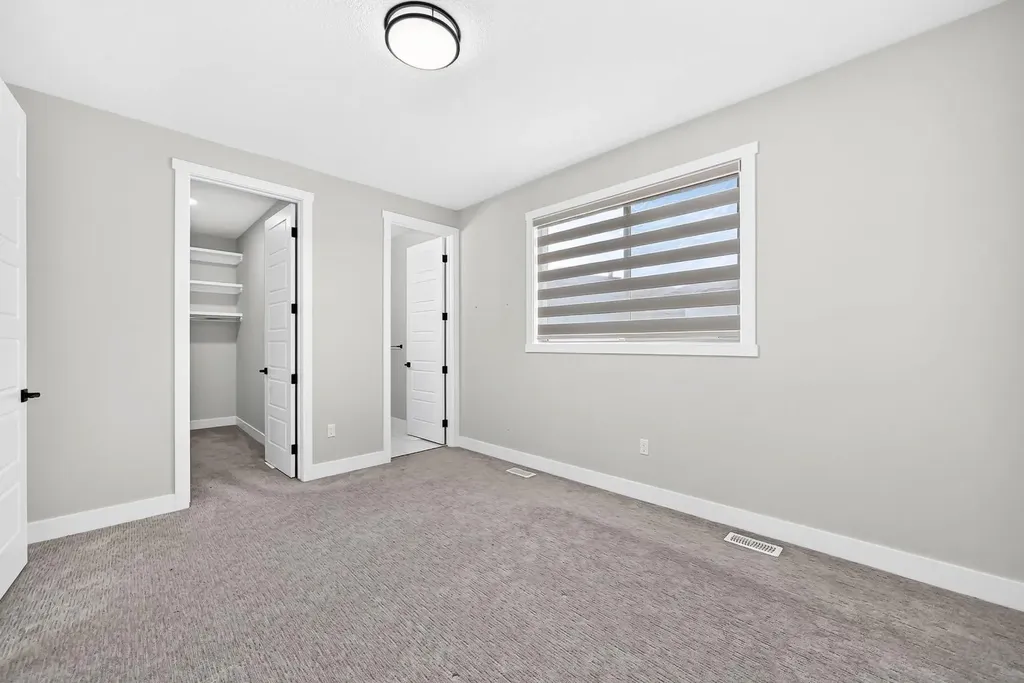 215 Kinniburgh Place Chestermere AB T1X 1Y1