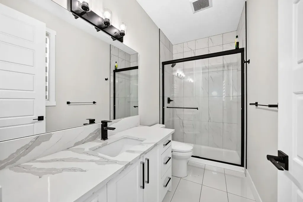 215 Kinniburgh Place Chestermere AB T1X 1Y1