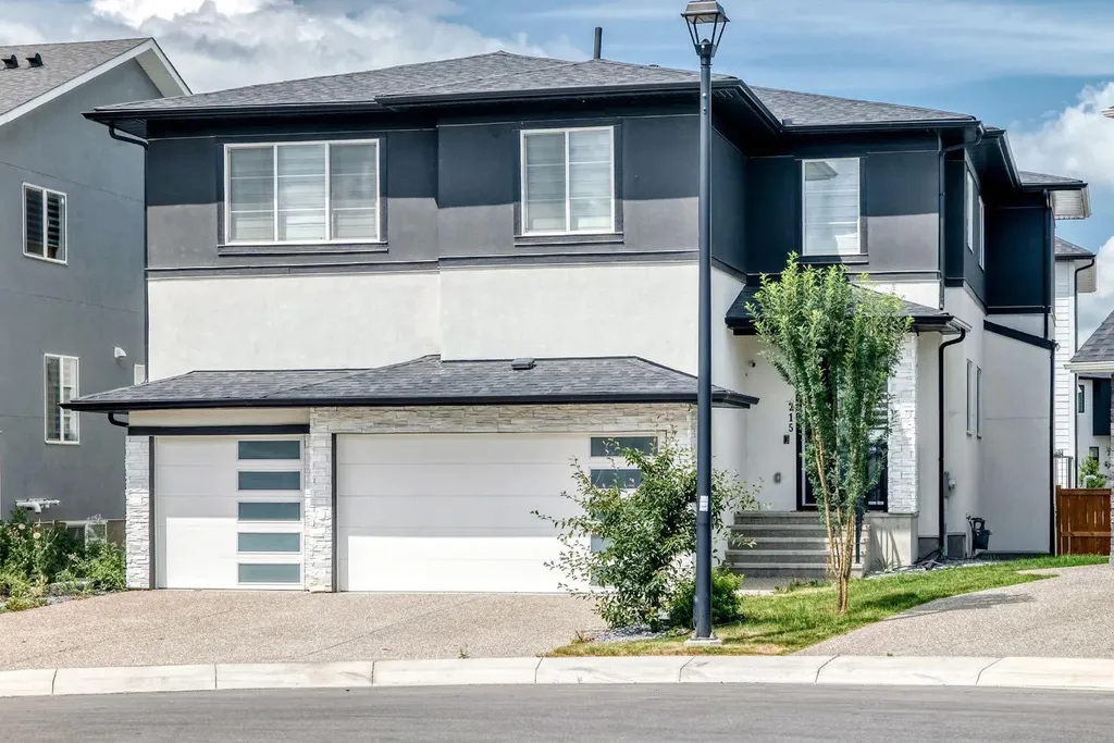 215 Kinniburgh Place Chestermere AB T1X 1Y1