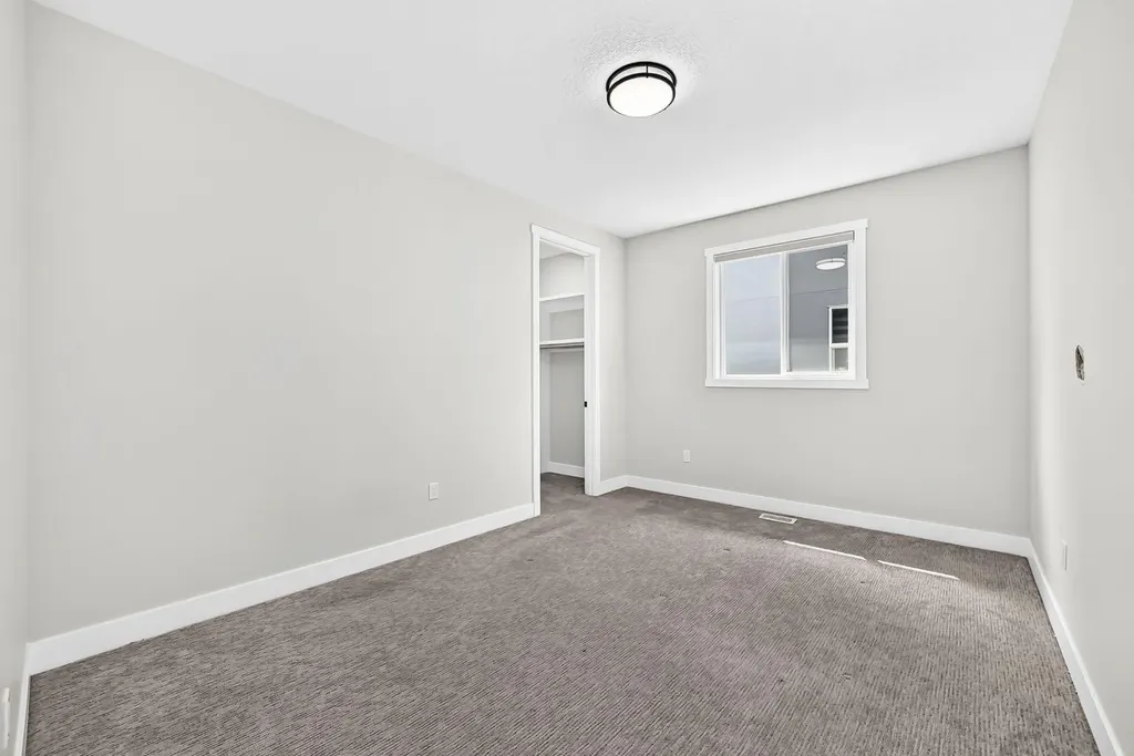 215 Kinniburgh Place Chestermere AB T1X 1Y1