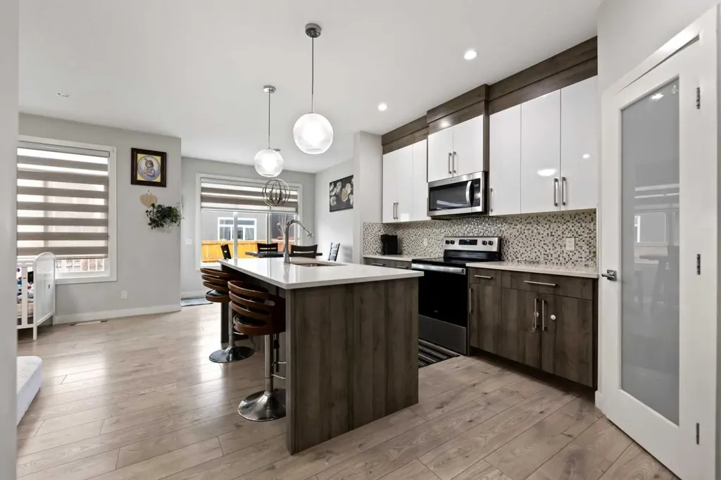439 Bayview Way SW Airdrie AB T4B0R7