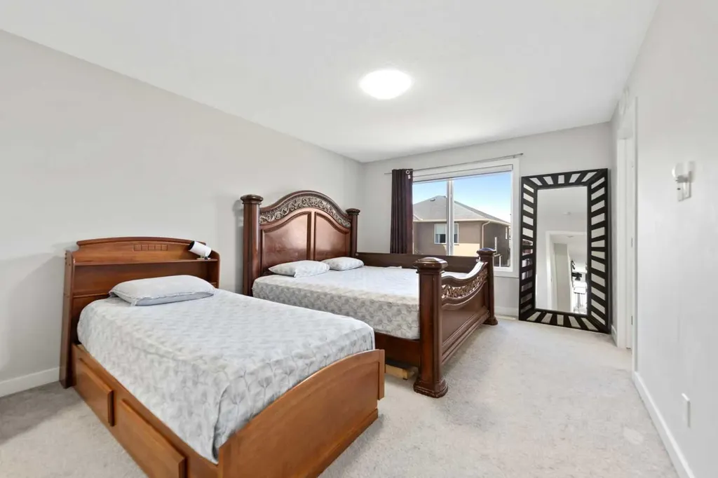 439 Bayview Way SW Airdrie AB T4B0R7