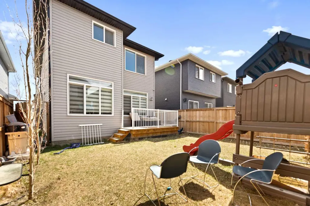 439 Bayview Way SW Airdrie AB T4B0R7